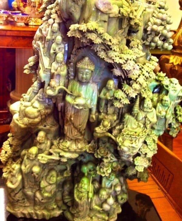 Chinese Jade Sculpture Beyond Amazing - Luxury Branded