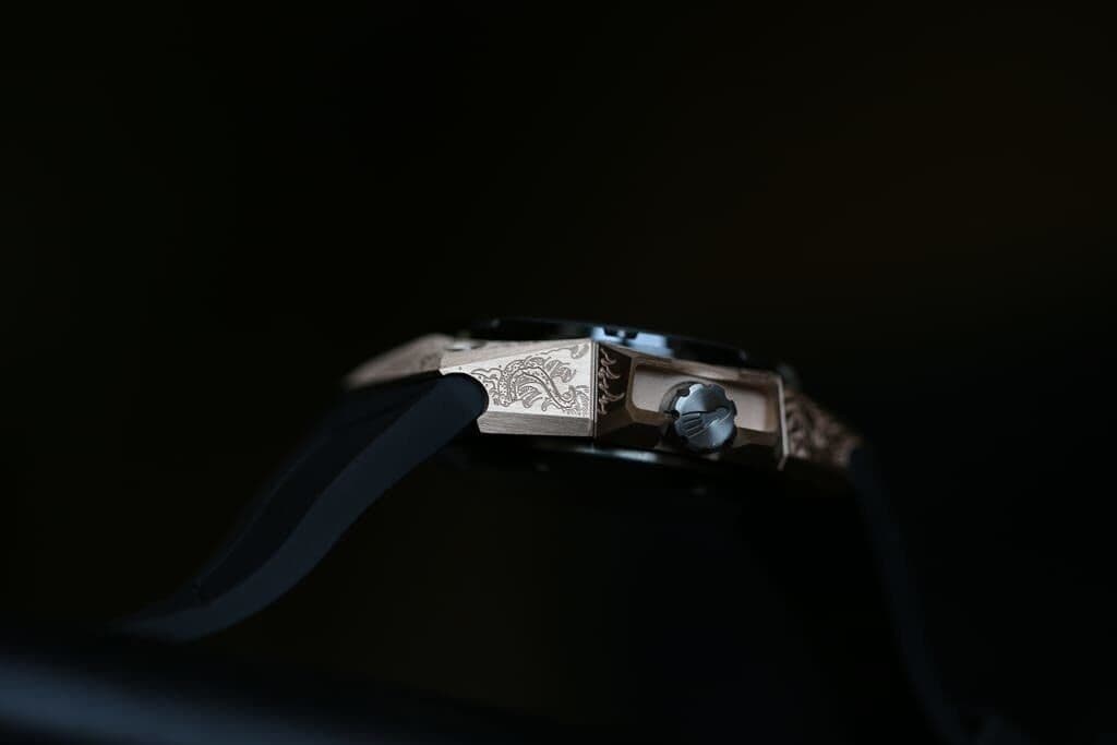 Linde Werdelin Oktopus Moon Tattoo Side View